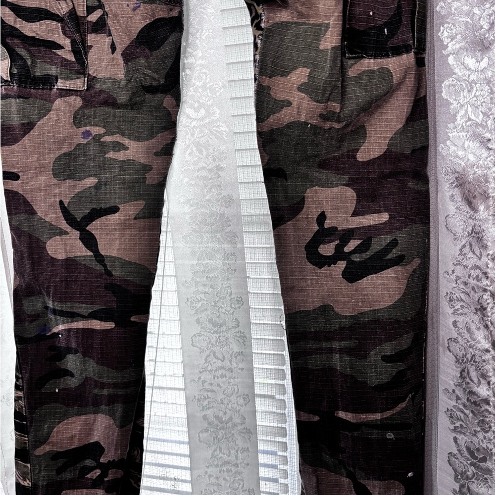 Men's Urban Camouflage Cargo Pants - Picture 8 of 10